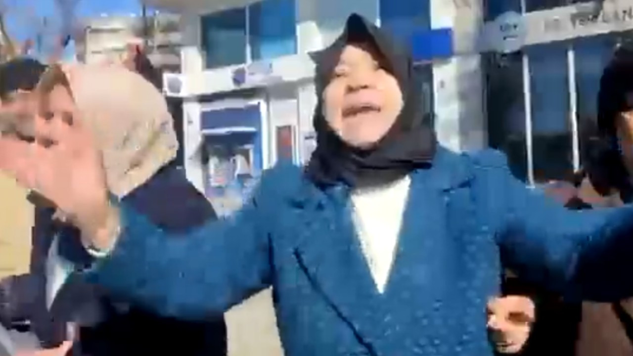 Eski AK Partili vekilden Maraş'ta İmamoğlu'na hakaret: Defolun buradan