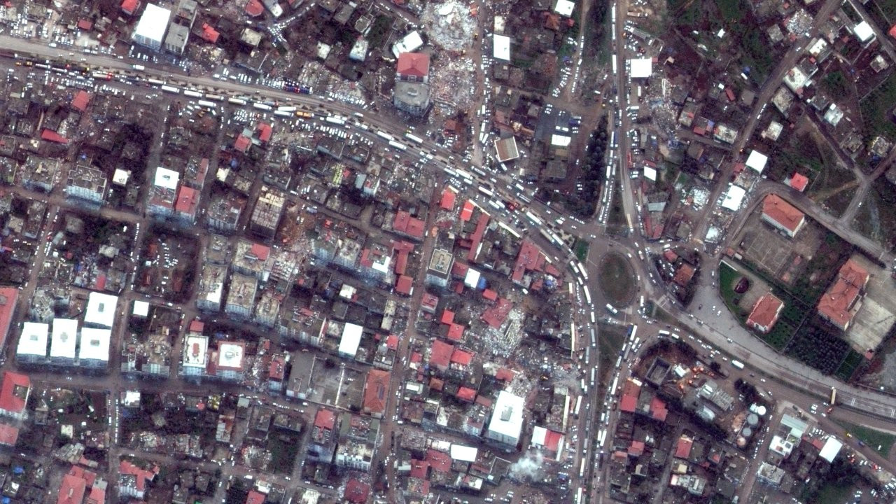 Depremin ardından uydu görüntüleri: Yıkımın öncesi ve sonrası