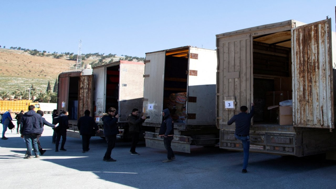 Suriye'ye ilk uluslararası yardım konvoyu ulaştırıldı