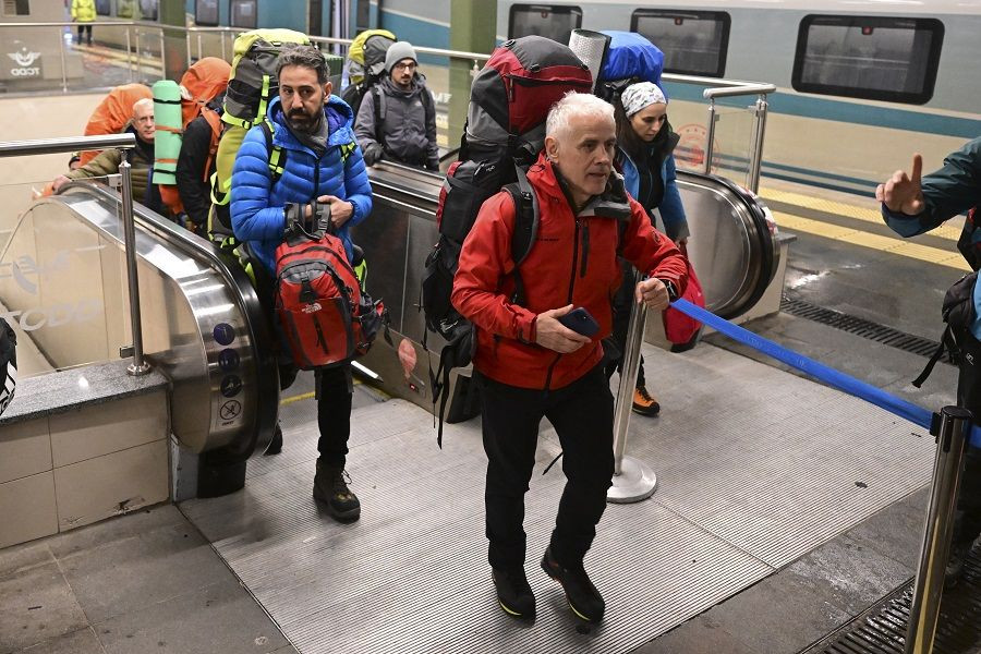Deprem gönüllüleri trenle İstanbul'dan yola çıktı - Sayfa 4