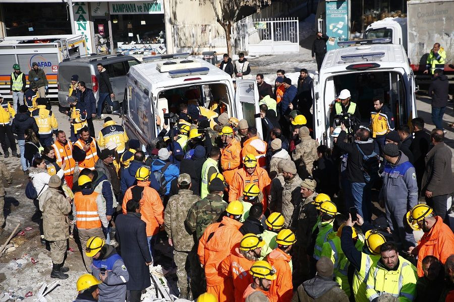 Malatya'da 2 kardeş kedileriyle birlikte enkazdan 82 saat sonra kurtarıldı - Sayfa 2