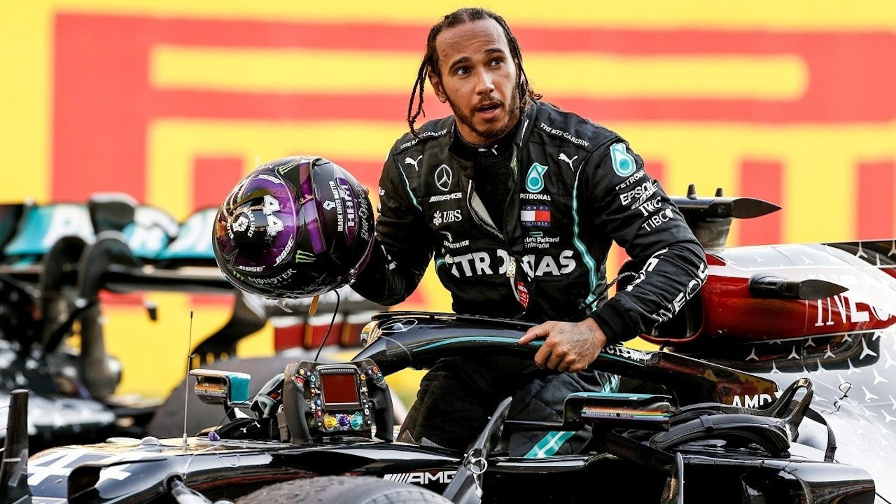 Formula 1 pilotu Lewis Hamilton'dan Türkiye için destek kampanyası