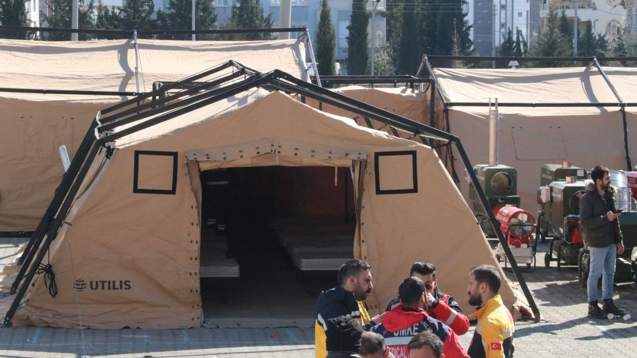 Adıyaman'a depremin dördüncü gününde sahra hastanesi kuruldu
