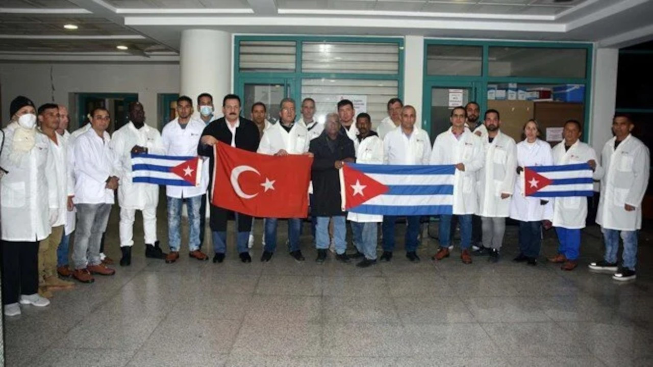 Kübalı doktorlar Maraş'ta