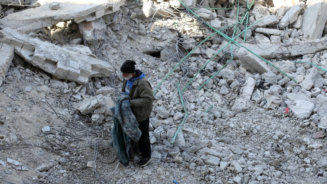 BM: Suriye'nin kuzeybatısında 4 bin 300'den fazla insan öldü