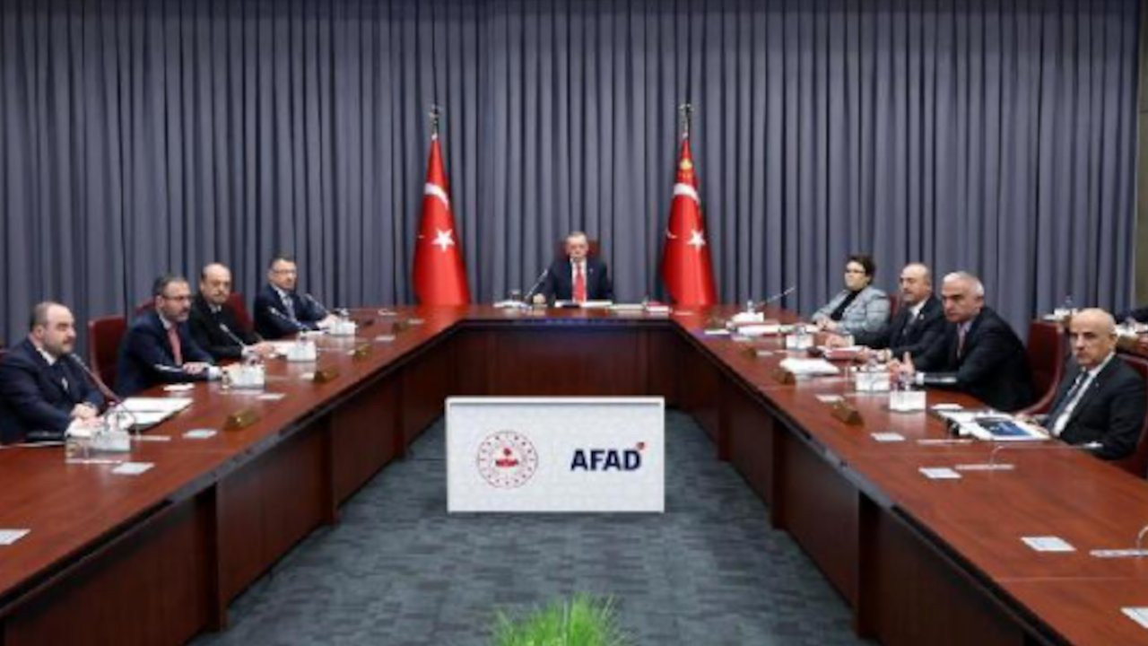 Erdoğan: Hedefimiz 1 yıl içinde konutları yeniden inşa ve ihya etmek