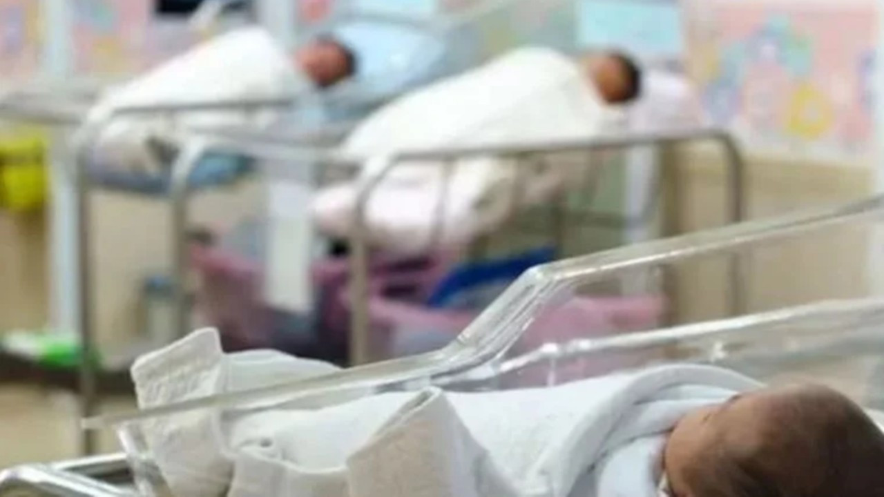İzmir'de hastaneden bebek kaçıran kadın serbest bırakıldı