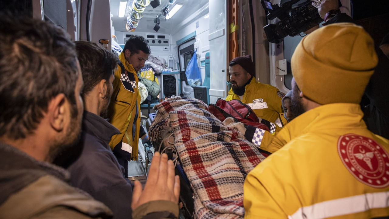 Maraş'ta enkaz altındaki kadın operatörün dikkati sayesinde 258'inci saatte kurtartıldı