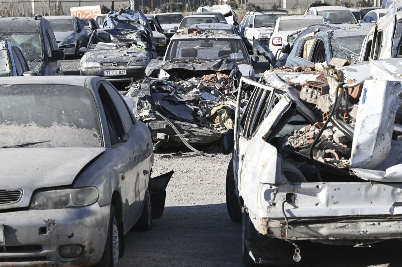 Maraş depremi bölgedeki otomobilleri de 'yuttu' - Sayfa 4