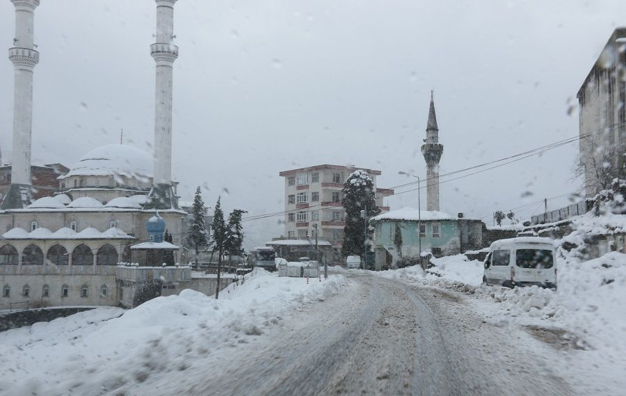 Kar yolları kapattı: Karadeniz'de 5 ilde 759 yerleşim yerine ulaşılamıyor - Sayfa 3