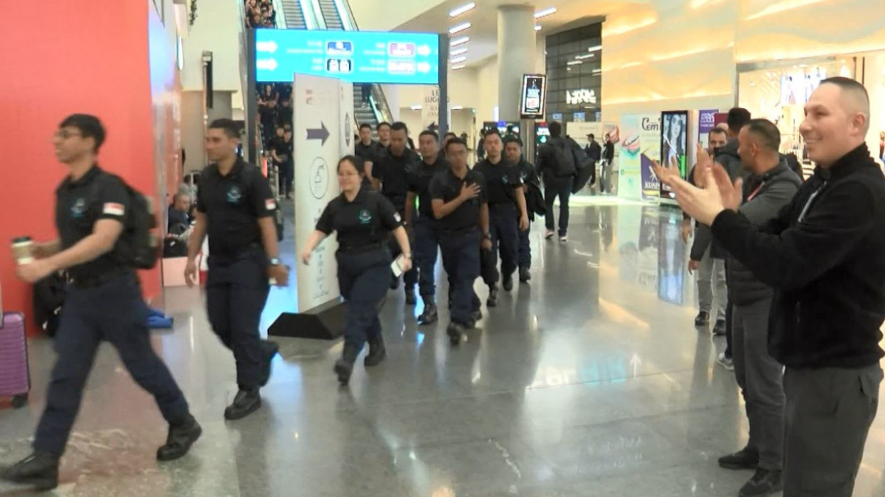 Singapur'dan gelen arama kurtarma ekibi alkışlarla uğurlandı