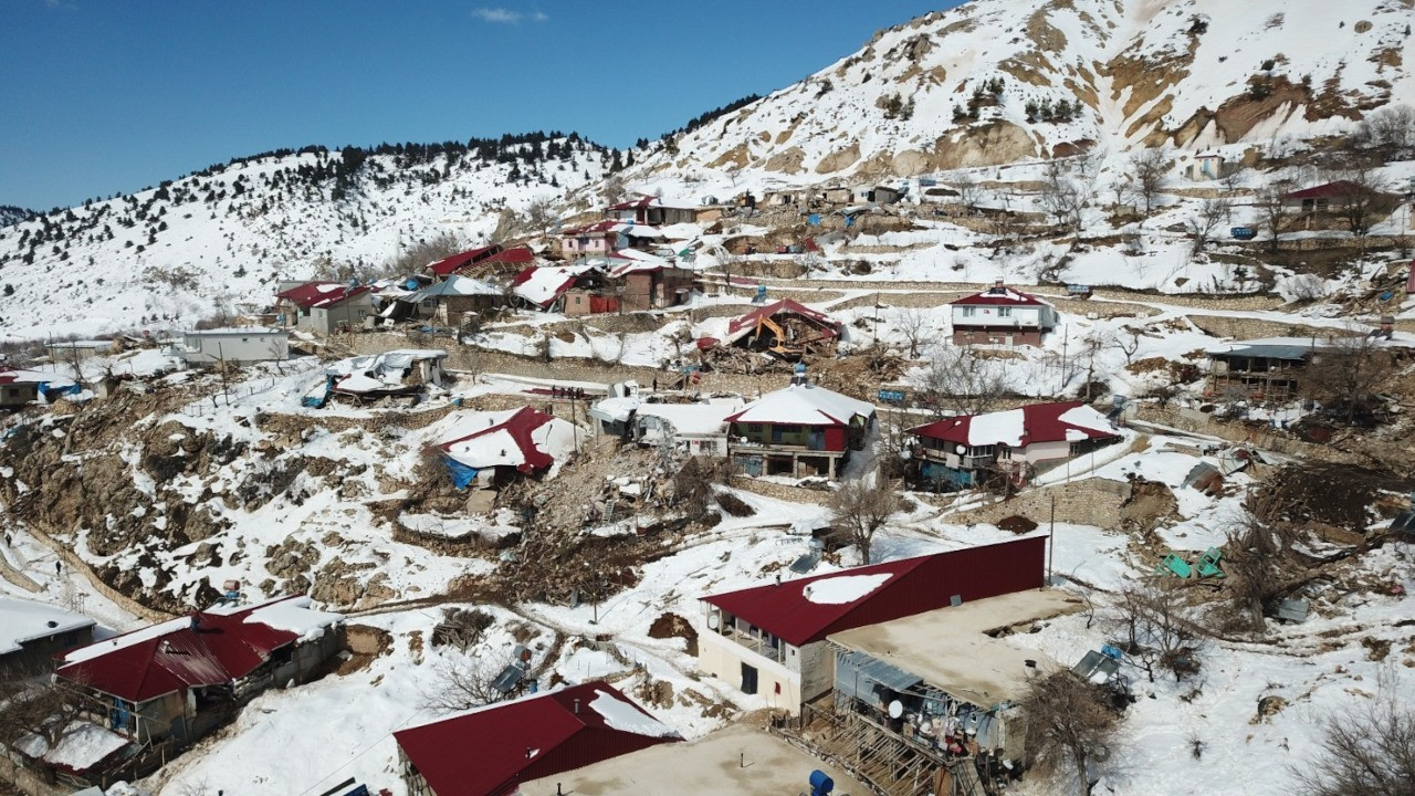 Maraş'ın en yüksek rakımlı köyünde 130 evden sadece 20'si ayakta kaldı