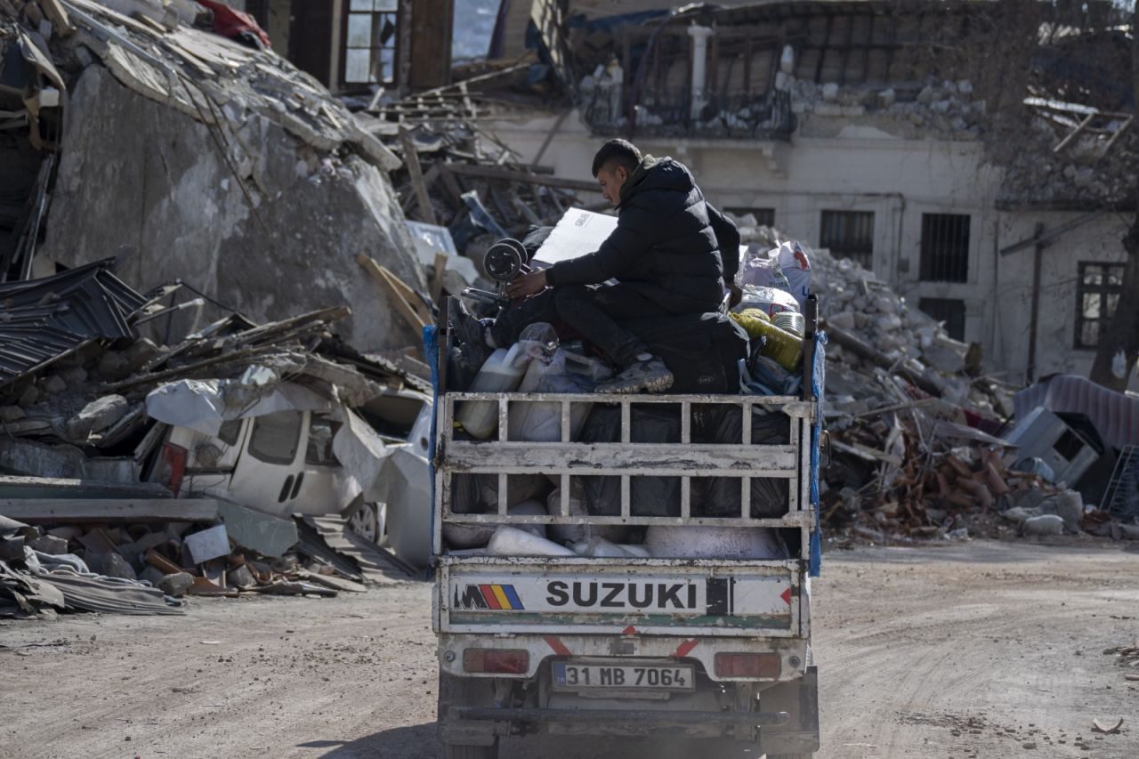 Deprem bölgesinde 13'üncü gün: Yıkımın ardından geriye kalanlar... - Sayfa 2