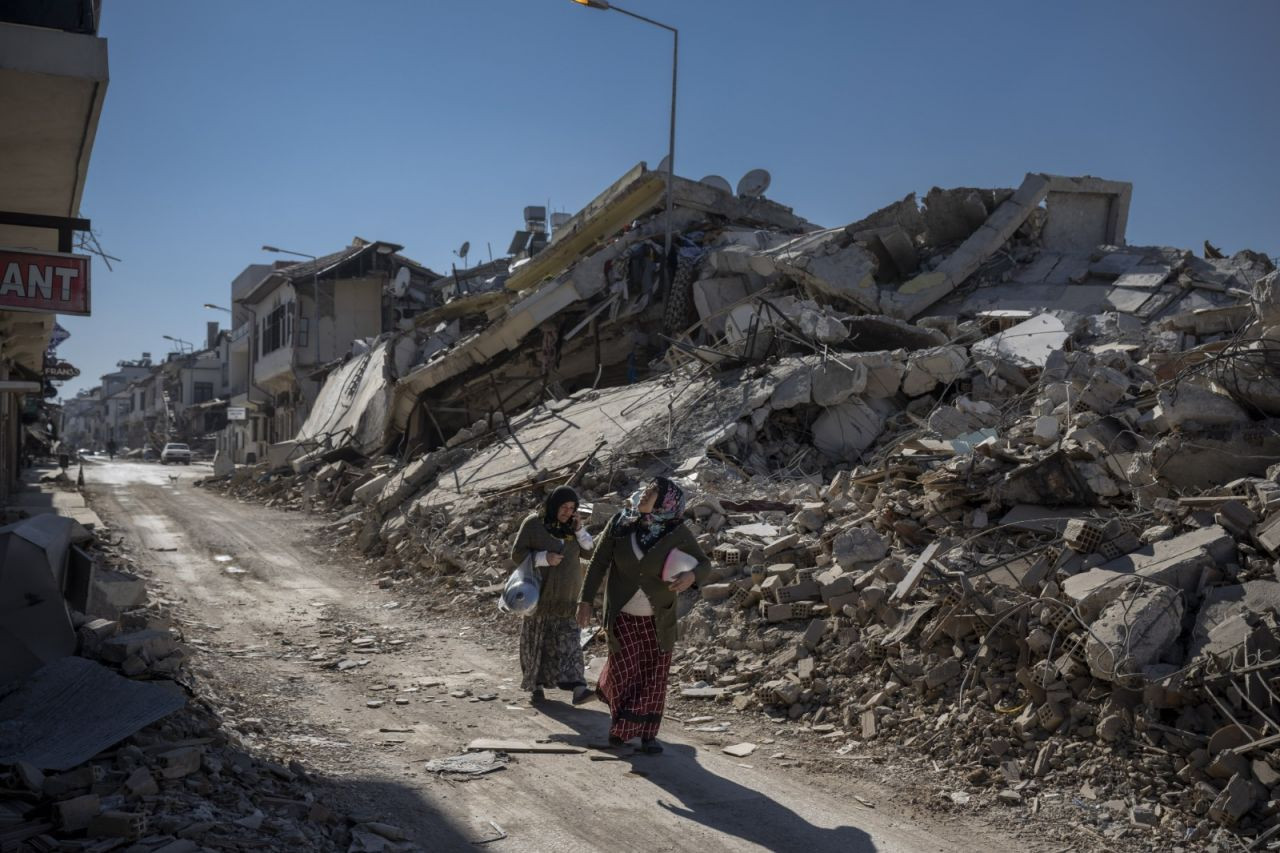 Deprem bölgesinde 13'üncü gün: Yıkımın ardından geriye kalanlar... - Sayfa 4