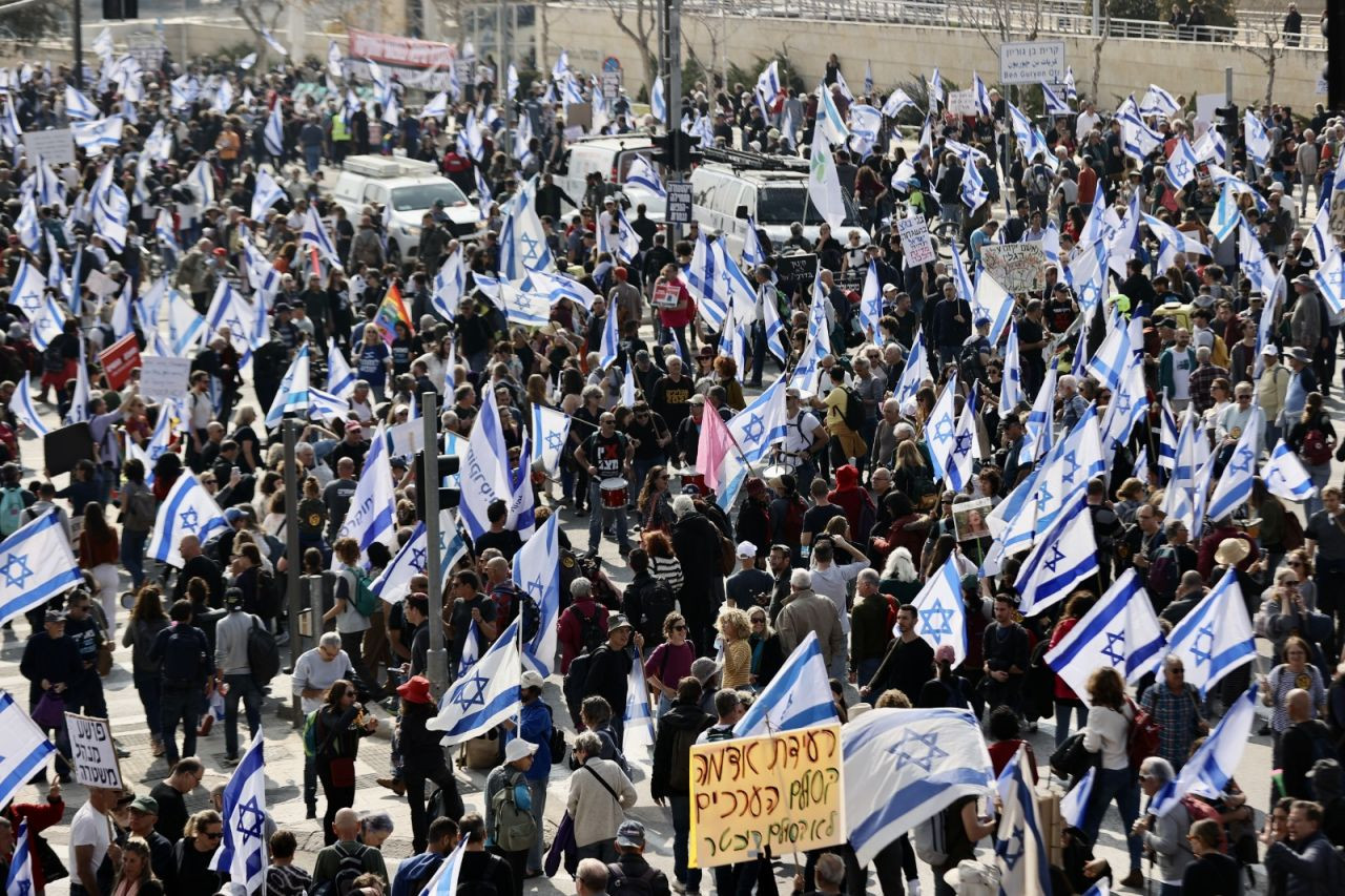 İsrail’de binlerce kişi, yargı düzenlemesini protesto etti - Sayfa 2