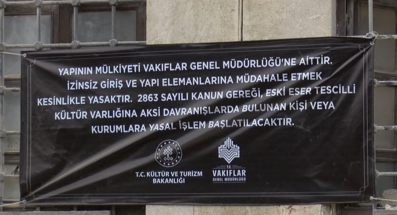 Kültür ve Turizm Bakanlığı, Antakya’daki tarihi yapılara uyarı tabelaları astı - Sayfa 3