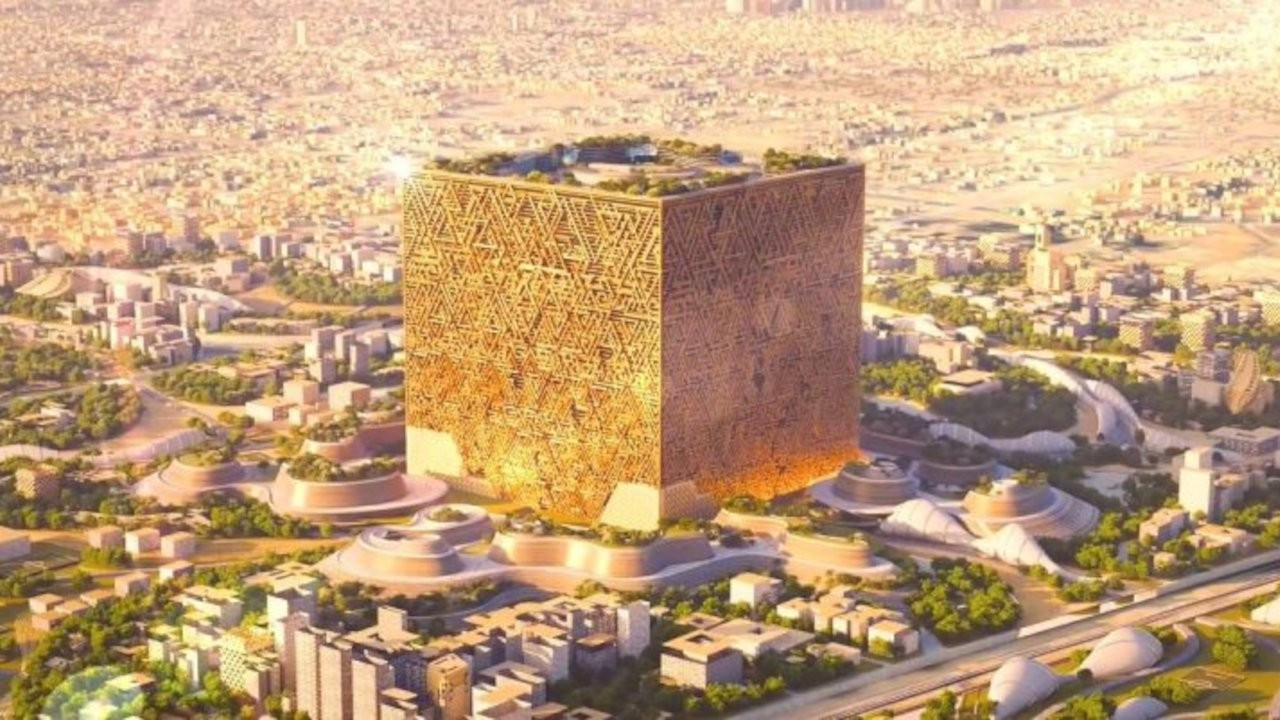 Riyad'da 'mega altın küp' tartışması: 'Kapitalizme adanmış Kabe'