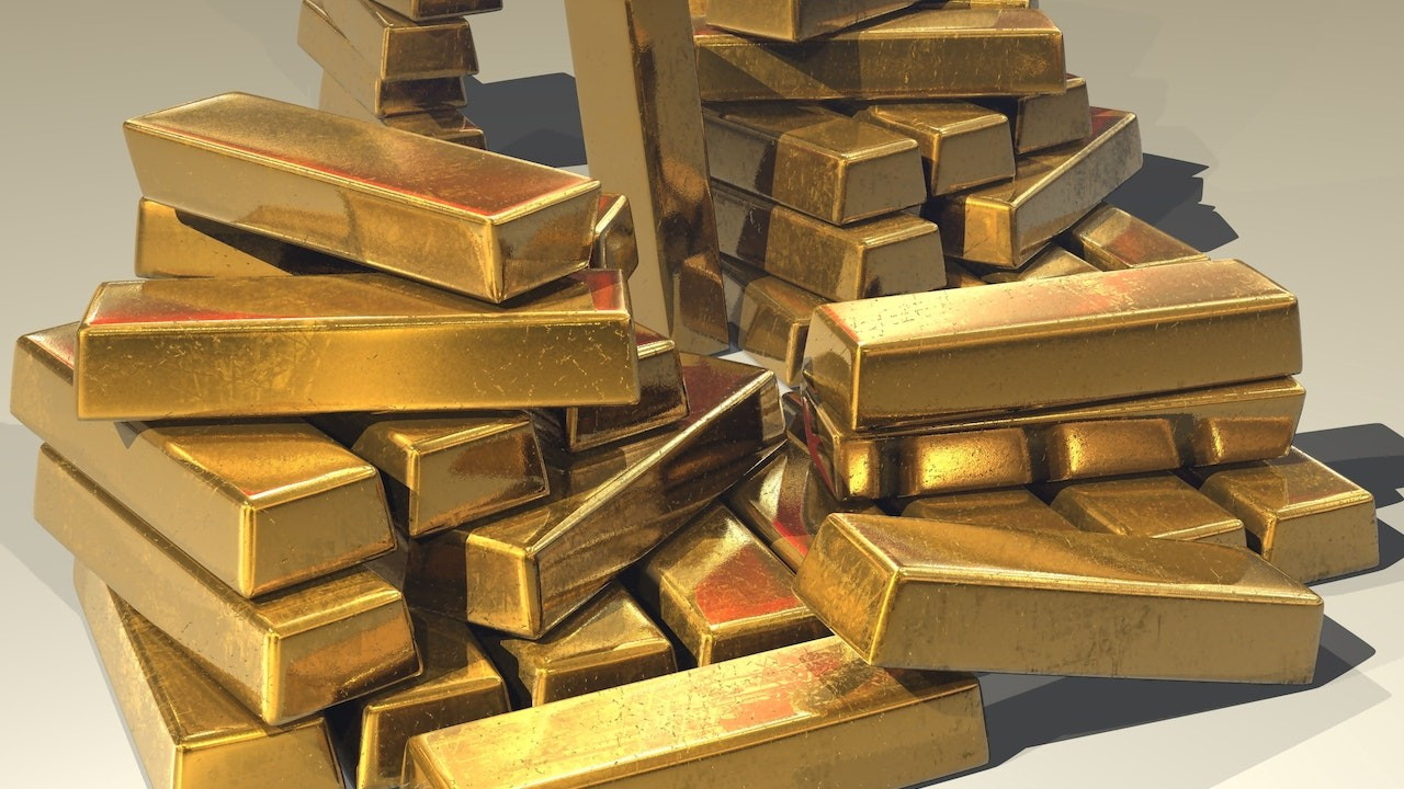 Fitch altın fiyatlarına yönelik öngörüsünü yükseltti
