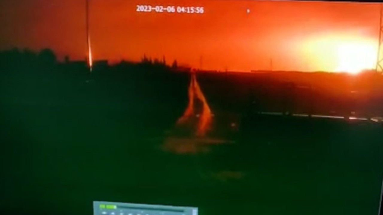 Maraş depreminde ışık patlaması kamerada