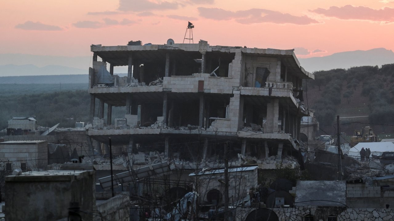 Hatay depremleri Suriye'de yıkıma sebep oldu: En az 470 yaralı