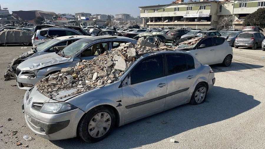 Hatay'da depremde zarar gören sahipsiz araçlar otoparklara çekiliyor: Güvenliği özel harekat sağlıyor - Sayfa 3