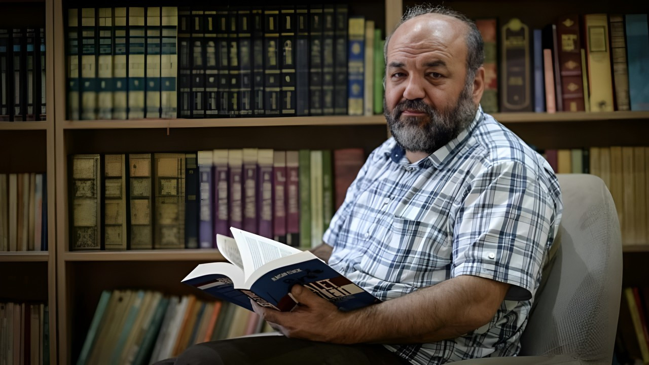 İlahiyatçı İhsan Eliaçık’ın ‘Yaşayan Kur’an’ kitabına toplatma kararı