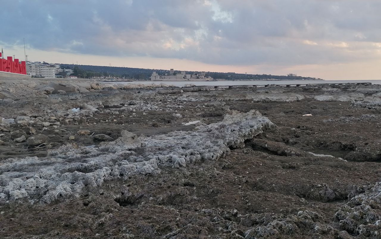 Kızkalesi'nde deniz suyu 100 metre çekildi - Sayfa 2