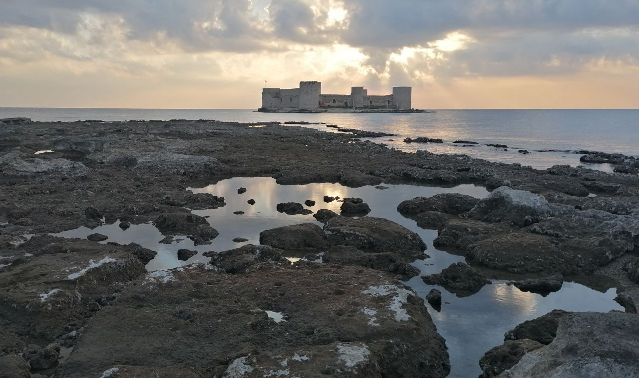 Kızkalesi'nde deniz suyu 100 metre çekildi - Sayfa 1