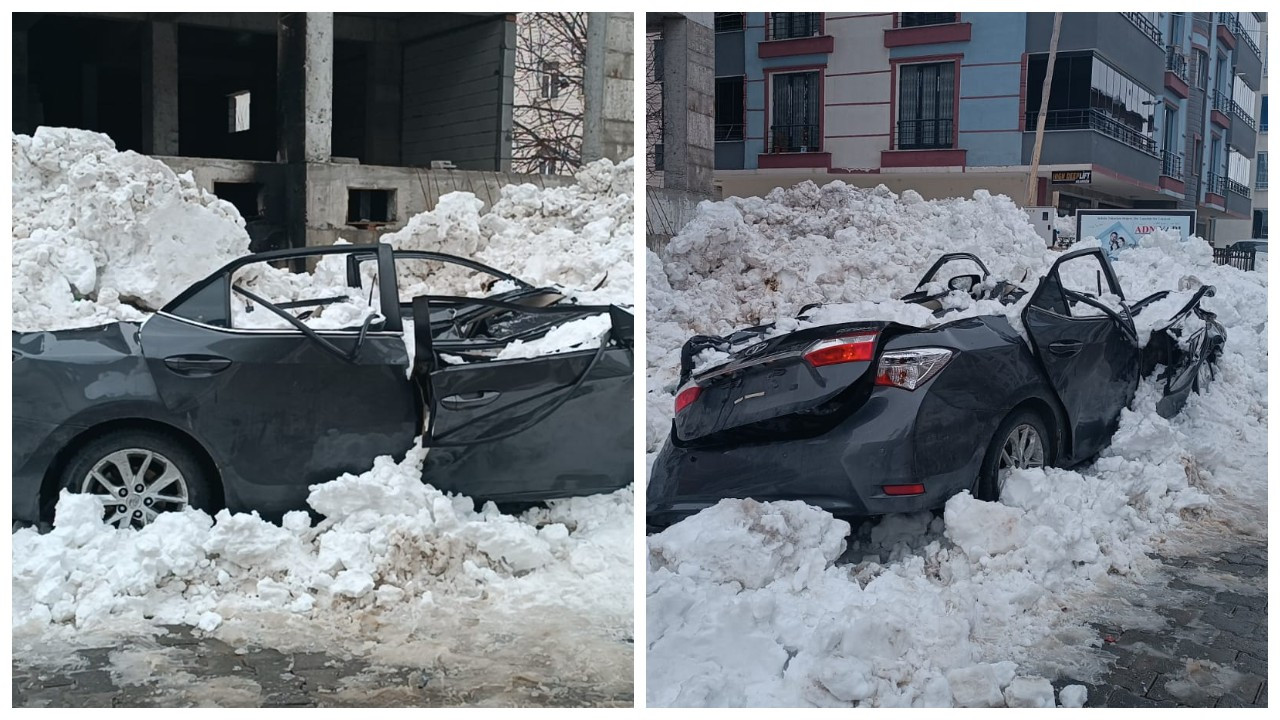 Bitlis'te çatıdan düşen buz kütlesi otomobili parçaladı