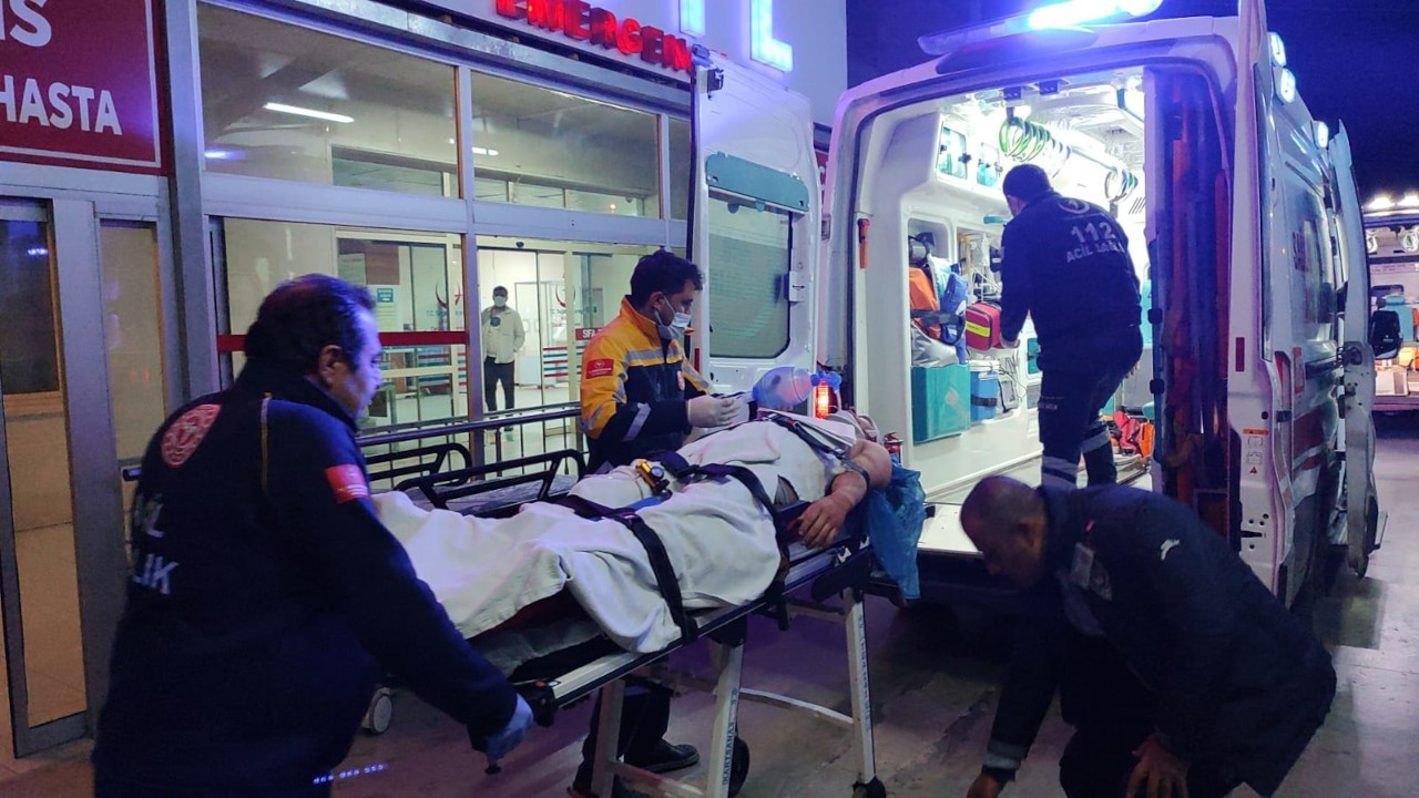Adana'da 3,5 büyüklüğündeki depremde çinko madeni göçtü: Bir işçi ağır yaralı