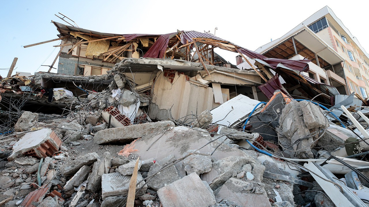 AFAD ve Sivil Havacılık, depremin ardından yaptığı ilk duyurularda Adıyaman’ı unutmuş