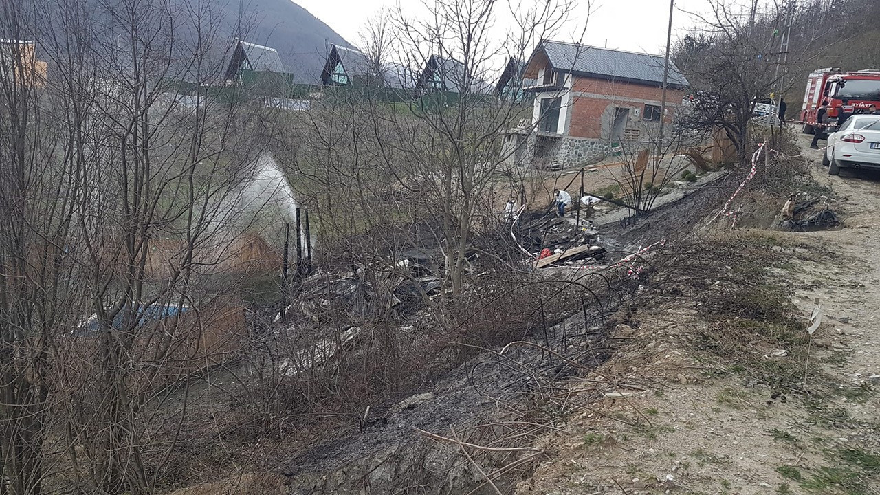 Sakarya'da tatil yaptıkları bungalov yandı: 2 ölü