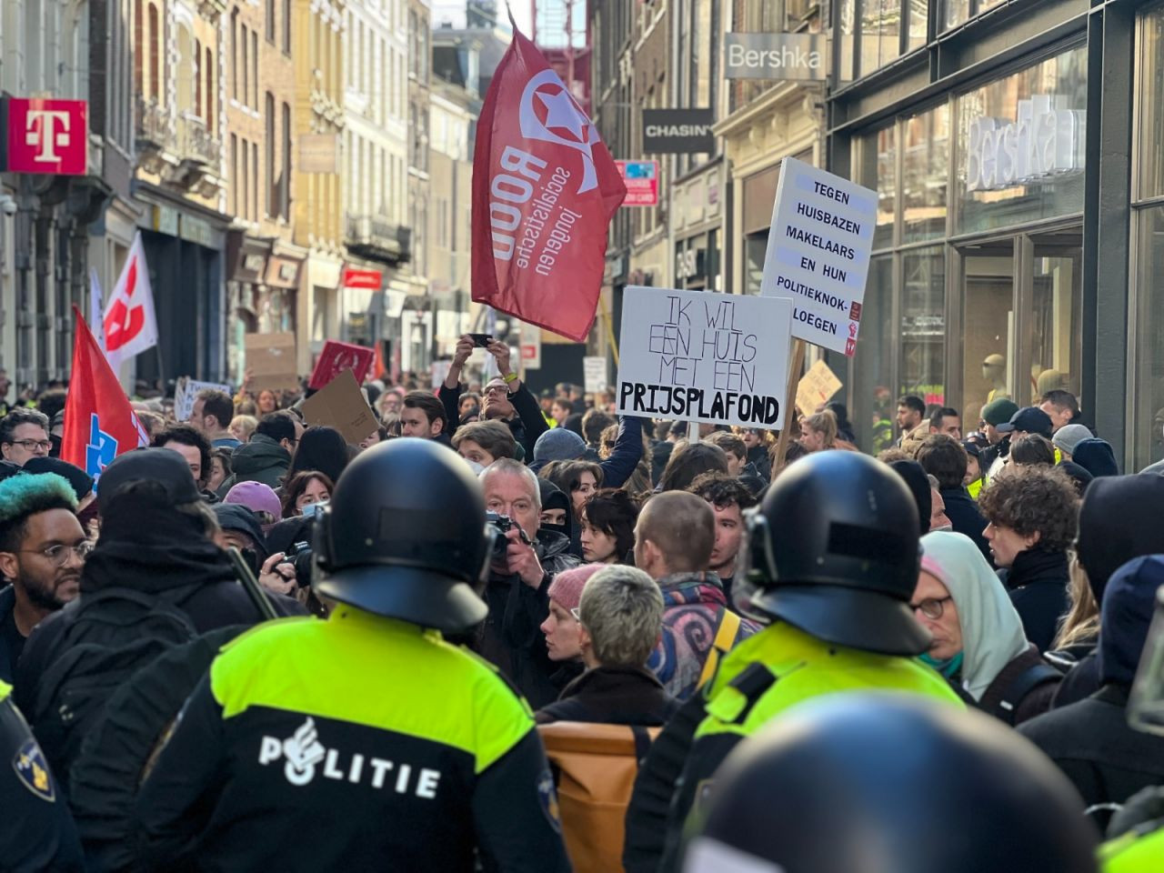 Amsterdam'da protestolar: 'Konut krizini bitirin' - Sayfa 4