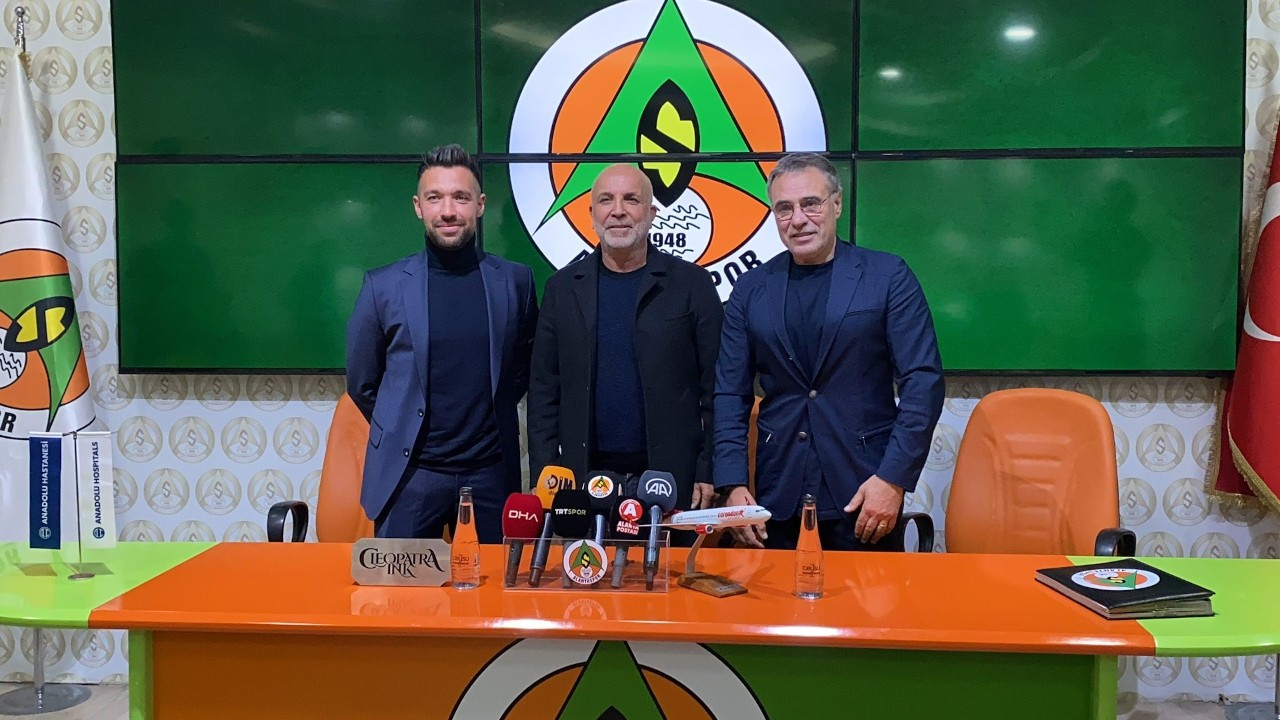 Alanyaspor'un yeni teknik direktörü Ersun Yanal oldu