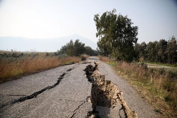Kuş cennetindeki yolun 2 kilometresi depremde yarıldı - Sayfa 4