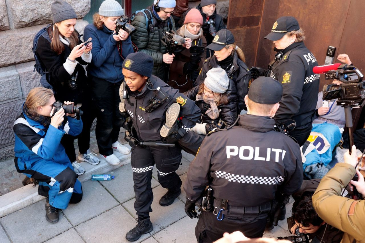 'Hükümeti' kapatmışlardı: Greta Thunberg gözaltına alındı - Sayfa 2