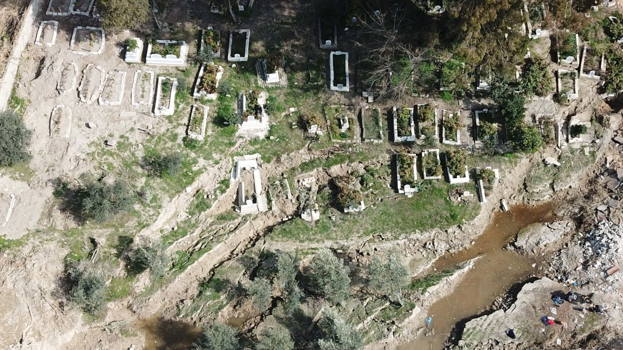 Depremden sonra Asi Nehri taştı, 50 mezarın kaybolduğu iddia edildi - Sayfa 3