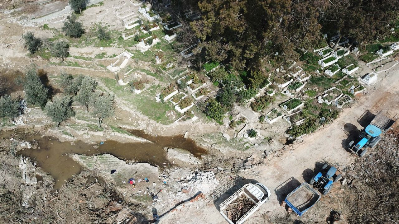 Depremden sonra Asi Nehri taştı, 50 mezarın kaybolduğu iddia edildi - Sayfa 2