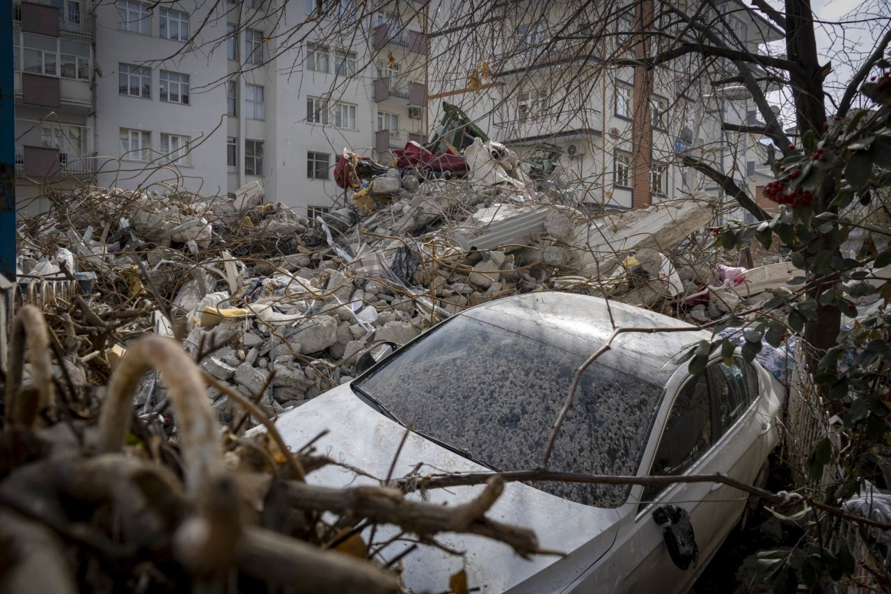 Depremin 25. gününde Malatya: Bizim ev yıkılmamış, incinmiş... - Sayfa 2