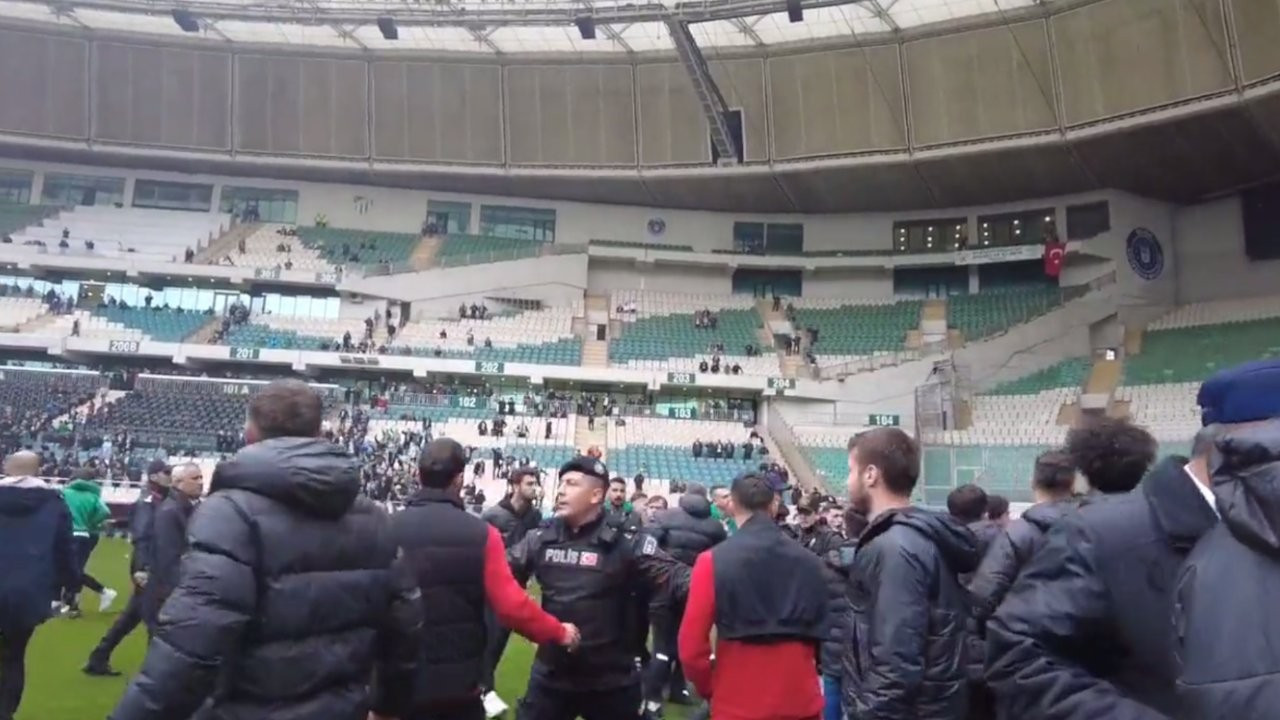 Bursaspor maçı öncesi Amedspor'a saldırı