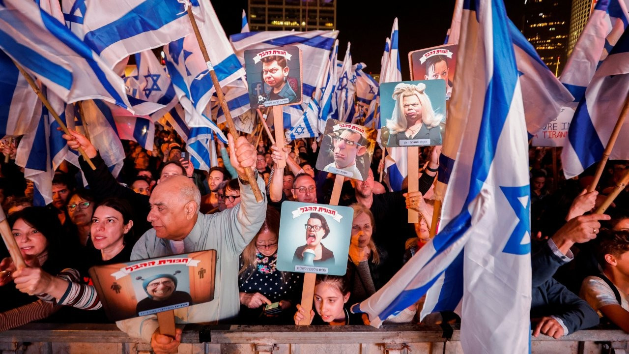İsrailliler, Netanyahu hükümetine karşı yine sokakta: 'Yargının bağımsızlığını koruyun'