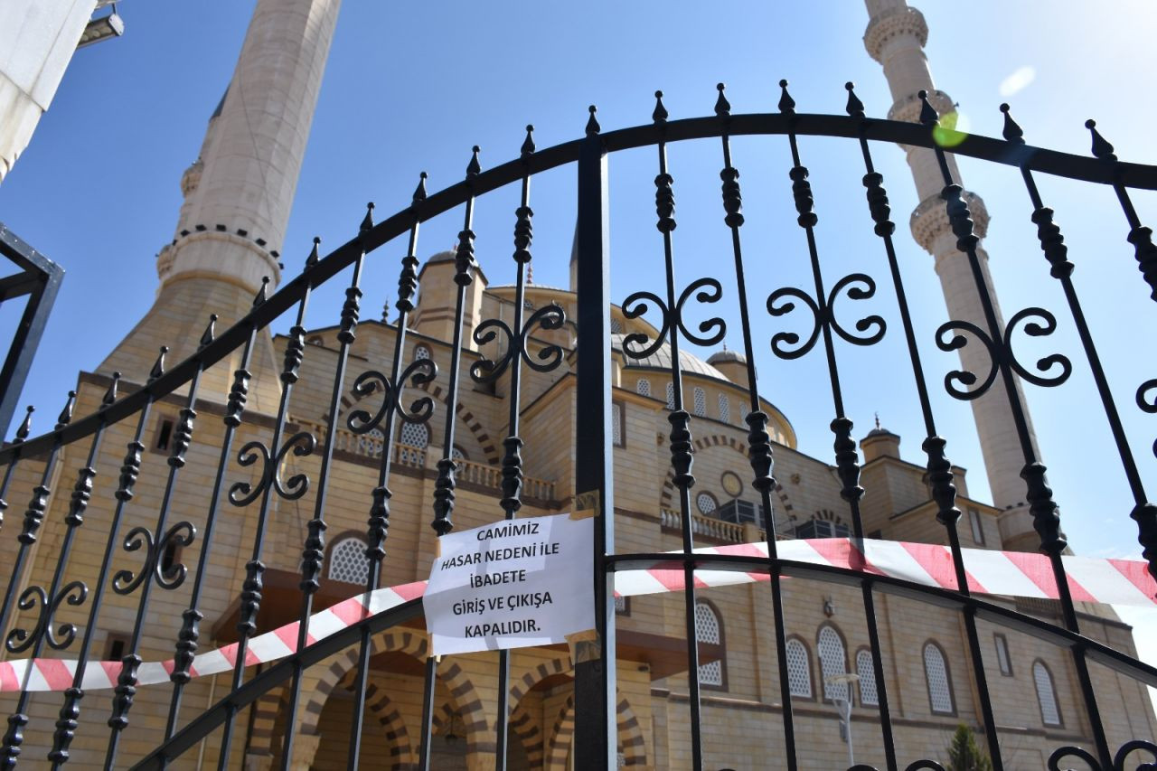 Maraş'taki Abdülhamid Han Camisi depremlerin ardından ibadete kapatıldı - Sayfa 4
