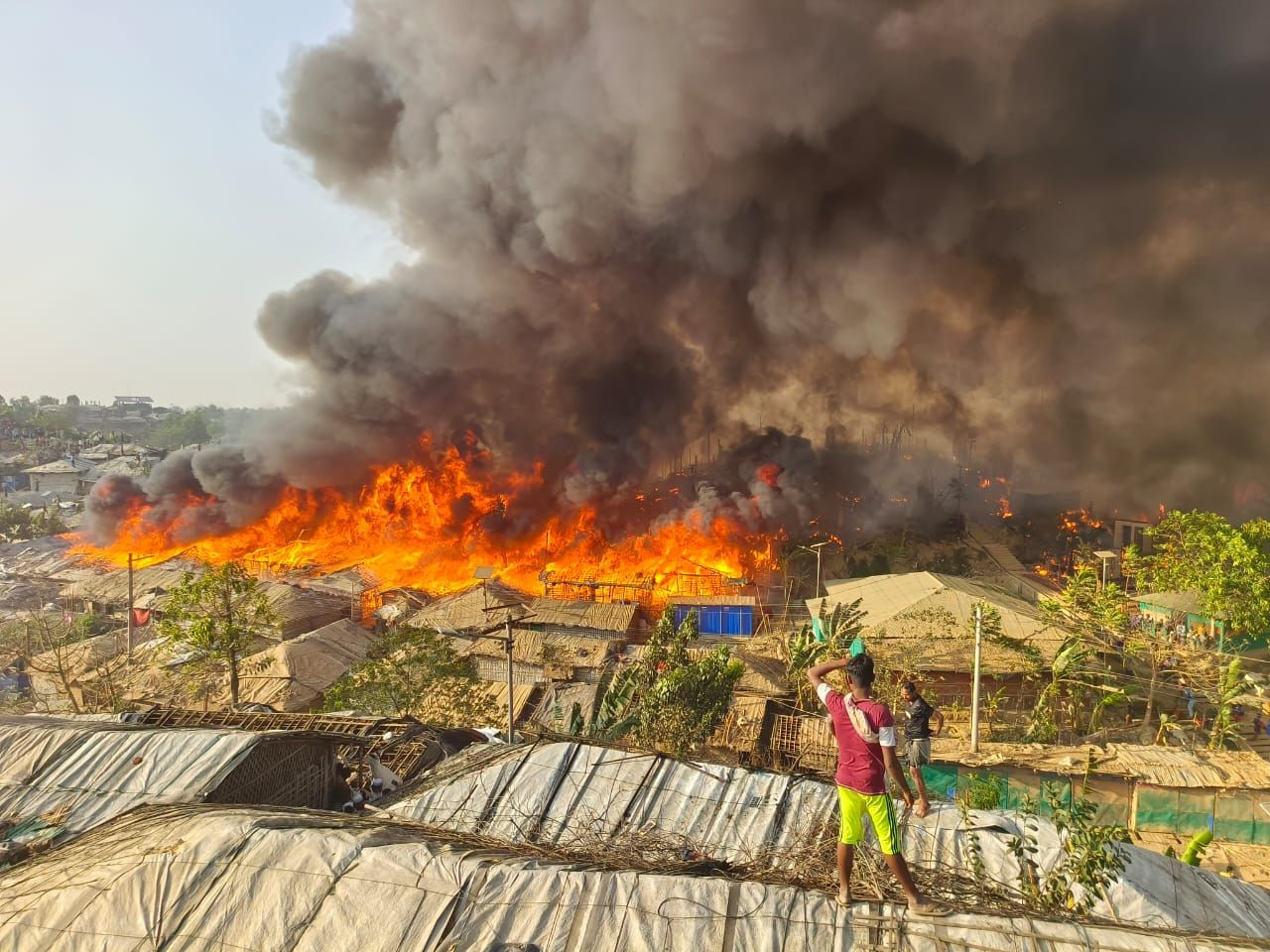 Bangladeş’te mülteci kampında yangın: 12 bin kişi yerinden oldu - Sayfa 2