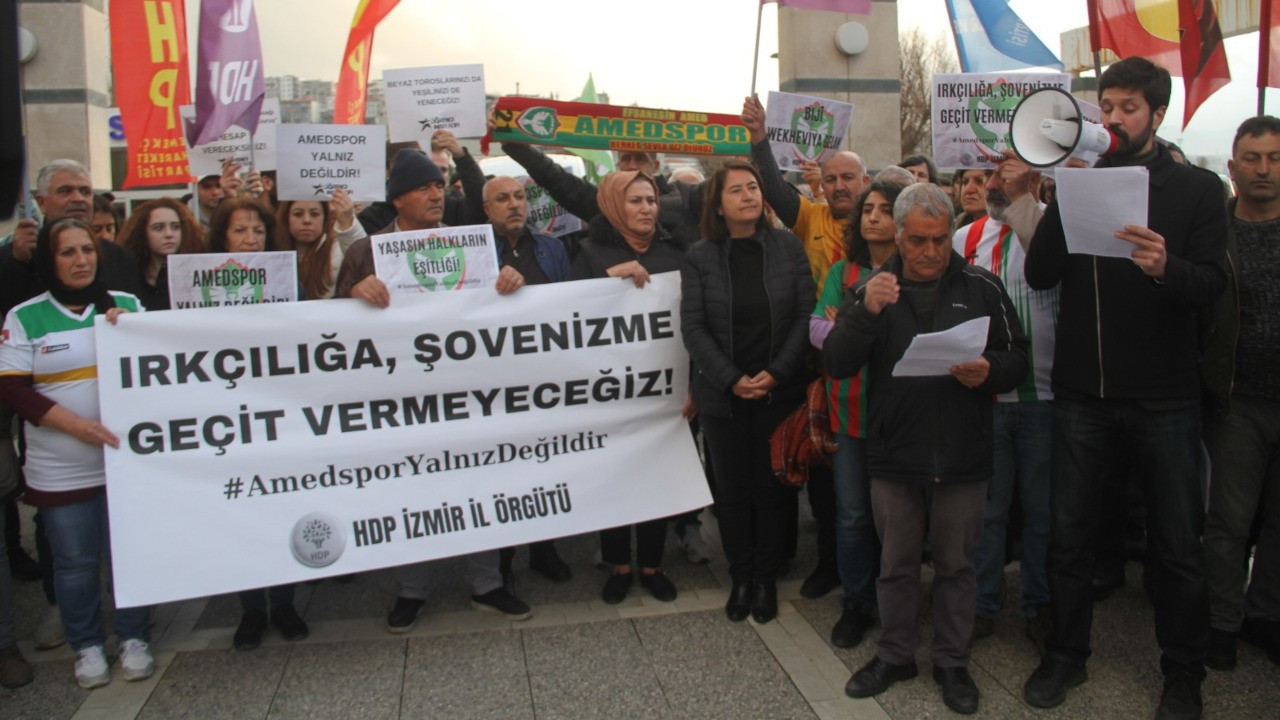 Amedspor'a saldırı İzmir'de protesto edildi: Bu nefret iklimi ve şovenizm, iktidarın can suyudur