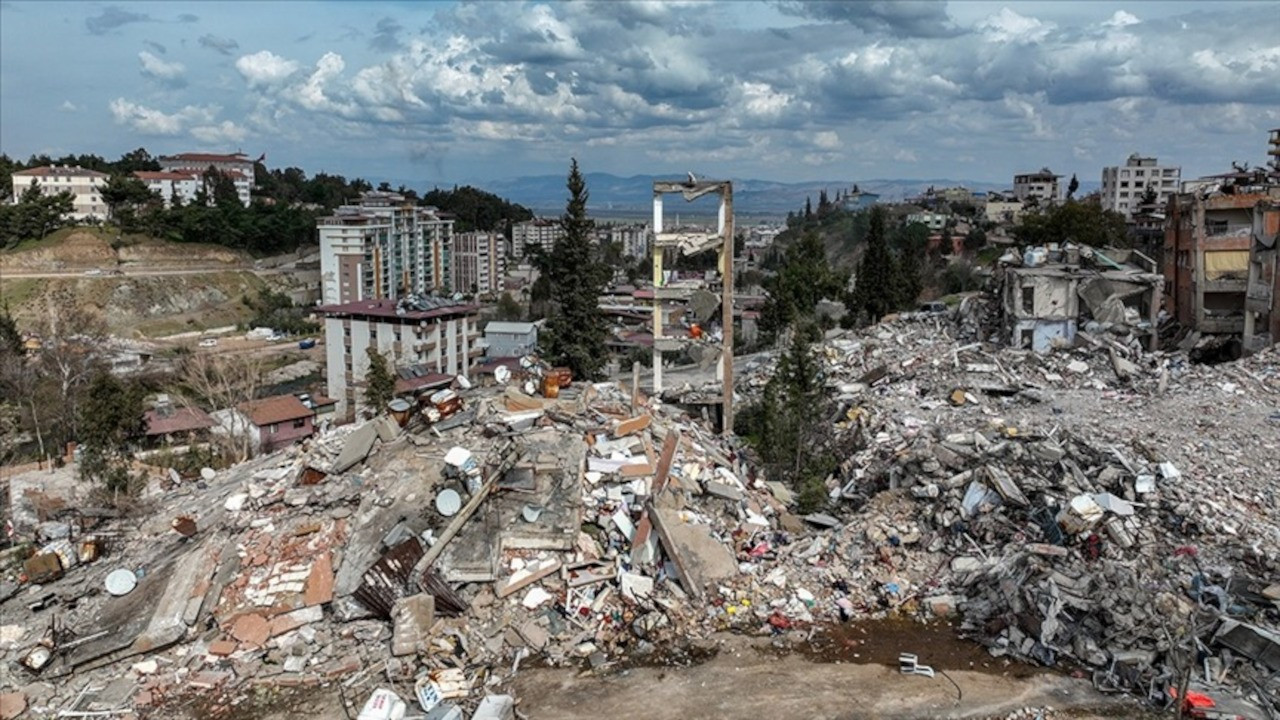 Deprem bölgesi için yeni karar: 1 Mayıs'a kadar durduruldu