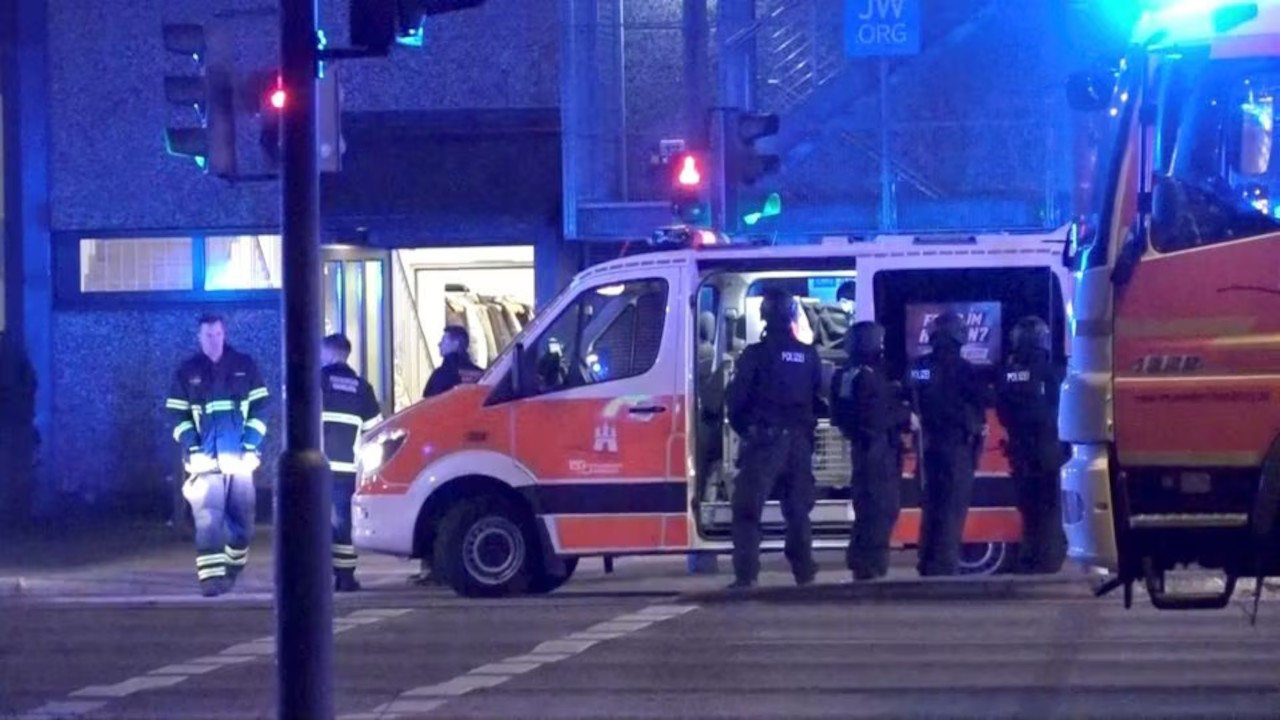 Hamburg'da kiliseye silahlı saldırı: 8 kişi hayatını kaybetti