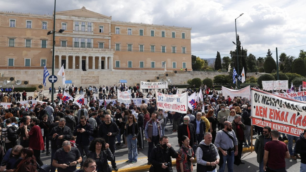 Yunanistan'da binlerce eylemci sokakta: 'Unutmayacağız'