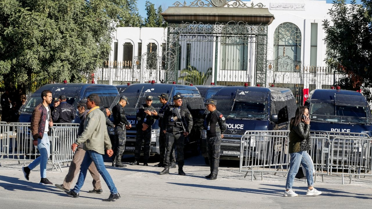 Tunus'ta meclis 20 ay sonra yeniden açıldı