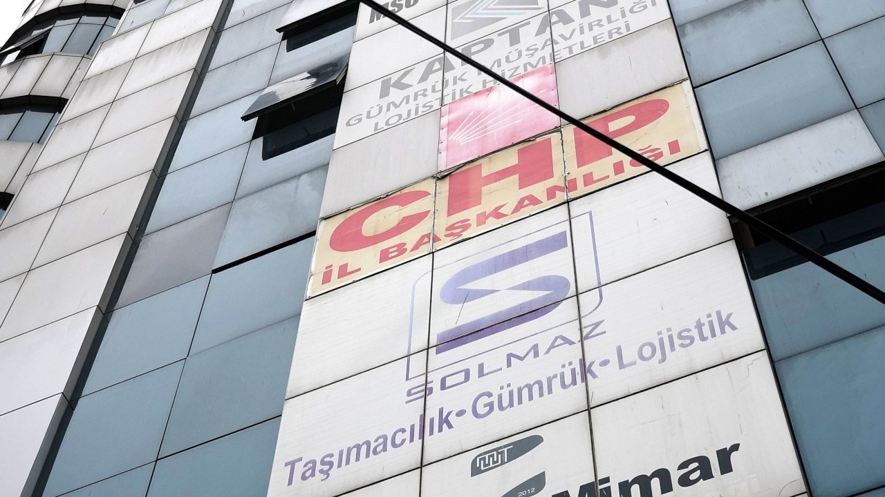 Trabzon’da CHP İl Başkanlığı ve iş yerine kurşun isabet etti