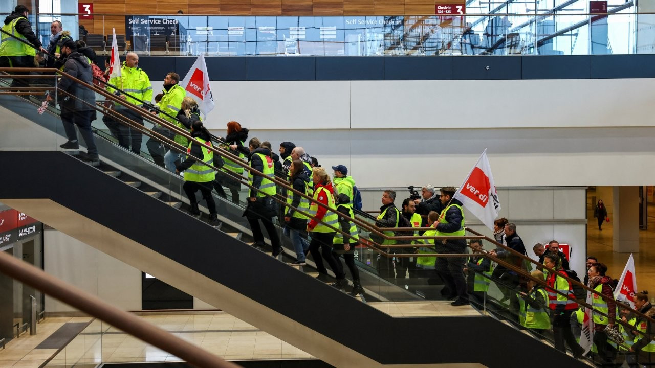 Almanya'da havalimanı çalışanlarından 'uyarı' grevi: Yüzlerce uçuş iptal edildi
